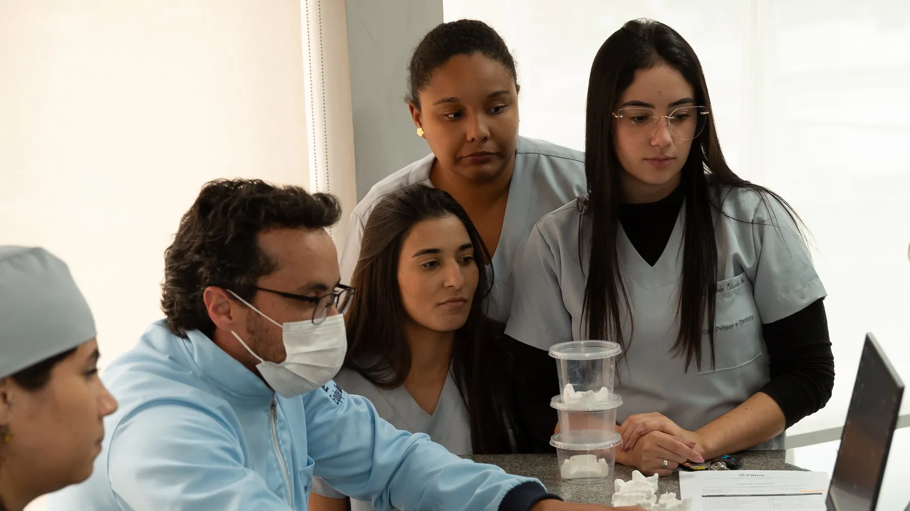 Curso de Prótese sobre Implante na Odonto & Med